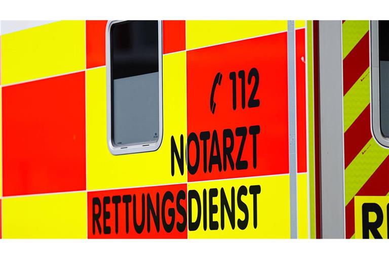 Die Frau wurde so schwer verletzt, dass sie noch an der Unfallstelle starb (Symbolbild).