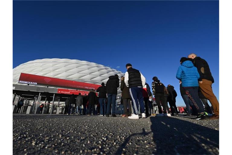 Die Frauen des FC Bayern bestreiten ihr Viertelfinal-Hinspiel in der Champions League gegen Paris Saint-Germain in der Allianz Arena. Foto: Sven Hoppe/dpa
