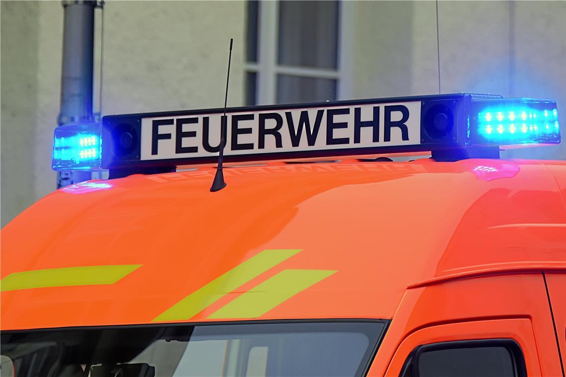 Die Freiwillige Feuerwehr Backnang war mit zwei Fahrzeugen und elf Kräften zum Löschen im Einsatz.