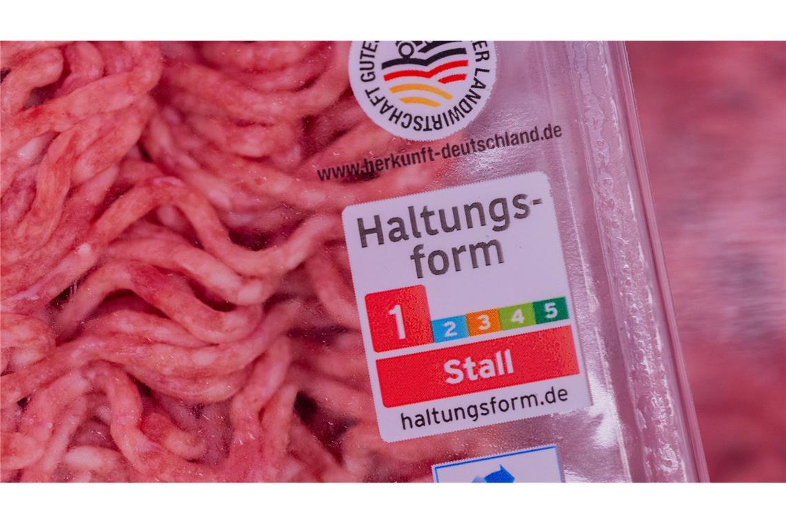 Warteschleife für das staatliche Tierhaltungslogo Die freiwillige Kennzeichnung des Handels ist schon weit verbreitet. (Archivbild)