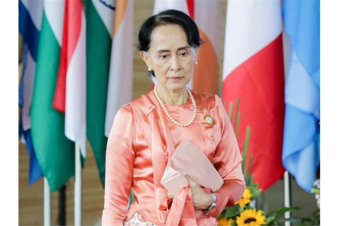 Aung San Suu Kyi verfolgt Völkermord-Klage gegen Myanmar Die Friedensnobelpreisträgerin Aung San Suu Kyi ist de facto Regierungschefin von Myanmar. Foto: Kay Nietfeld/dpa