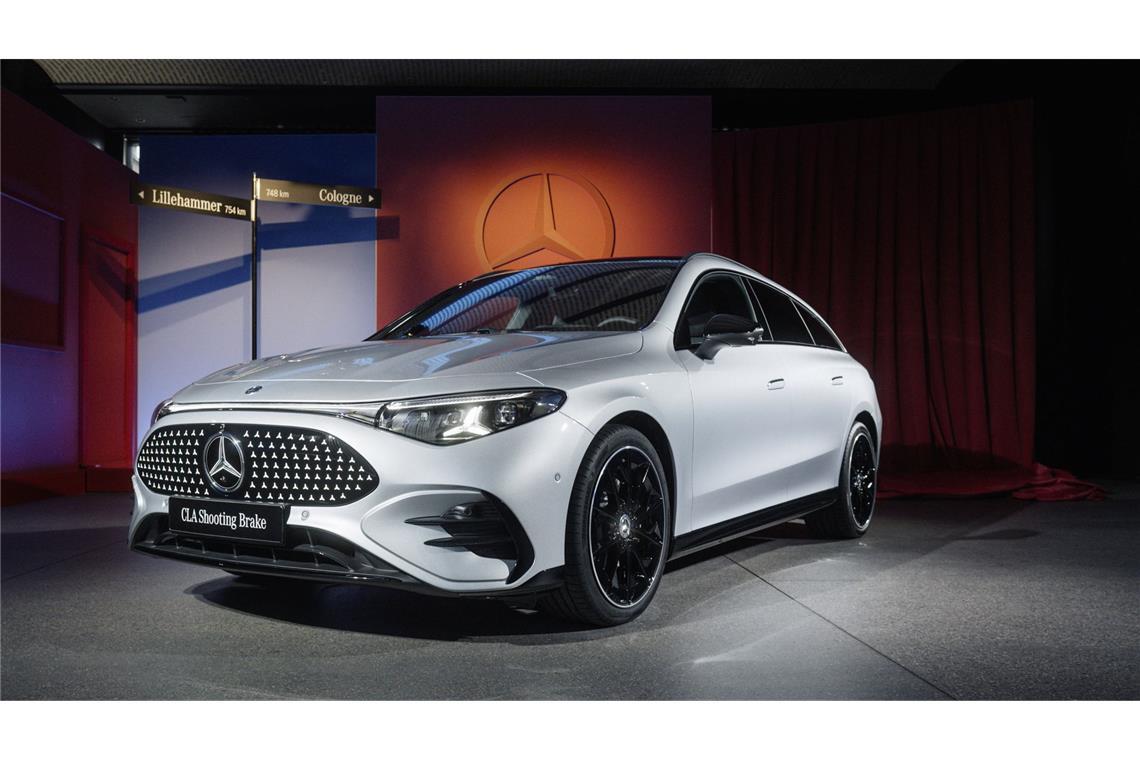So sieht der neue Mercedes CLA Shooting Brake aus Die Front des CLA Shooting Brake unterscheidet sich nicht von dem viertürigen Coupé – uns auch die Länge beträgt bei beiden Modellen exakt 4,723 Meter lang. Aber natürlich gibt es auch Unterschiede...
