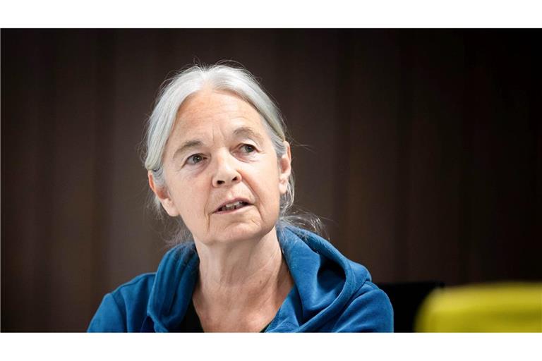 Die frühere RAF-Terroristin Daniela Klette steht seit Ende März wegen einer Serie von Überfällen  zwischen 1999 und 2016 vor Gericht.