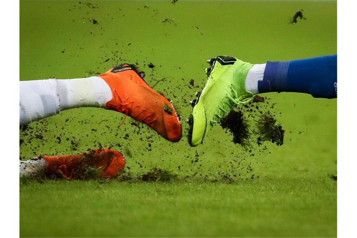 Regionalliga Südwest setzt Spiele bis Ende November ab Die Fußball-Regionalliga Südwest hat sämtliche bis zum 30. November angesetzten Spiele abgesetzt. Foto: Christian Charisius/dpa/Archivbild