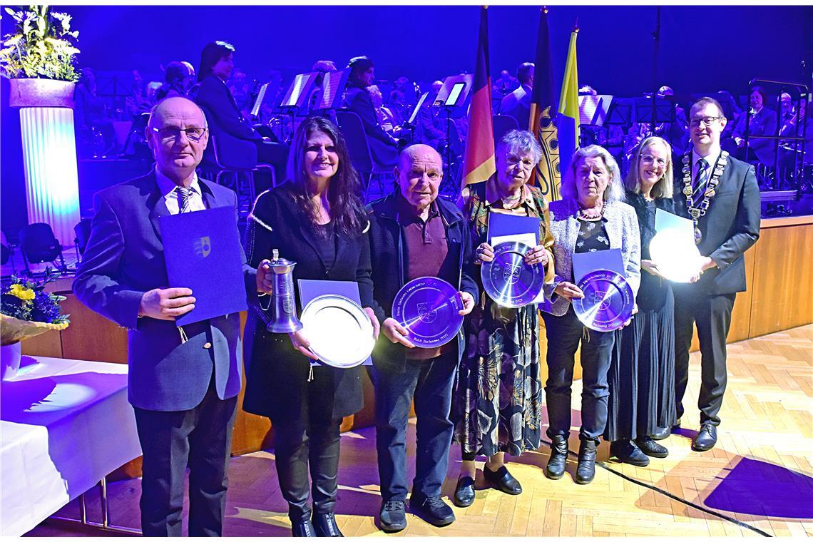 Die Geehrten: Albert Bauer (von links), Ingrid Beerkircher, Umberto Guancialino,...