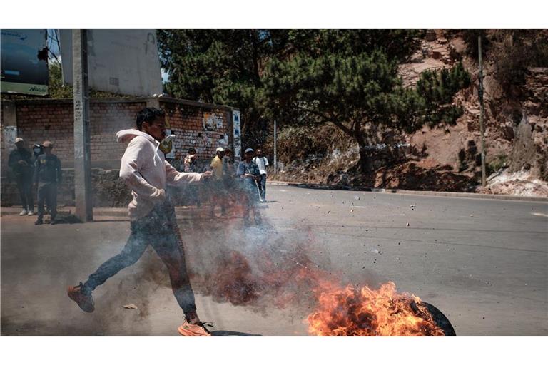 Die Gen Z-Bewegung und viele Einwohner der Stadt Antananarivo prangern die wiederkehrenden Wasser- und Stromausfälle sowie die Misswirtschaft der Regierung an.