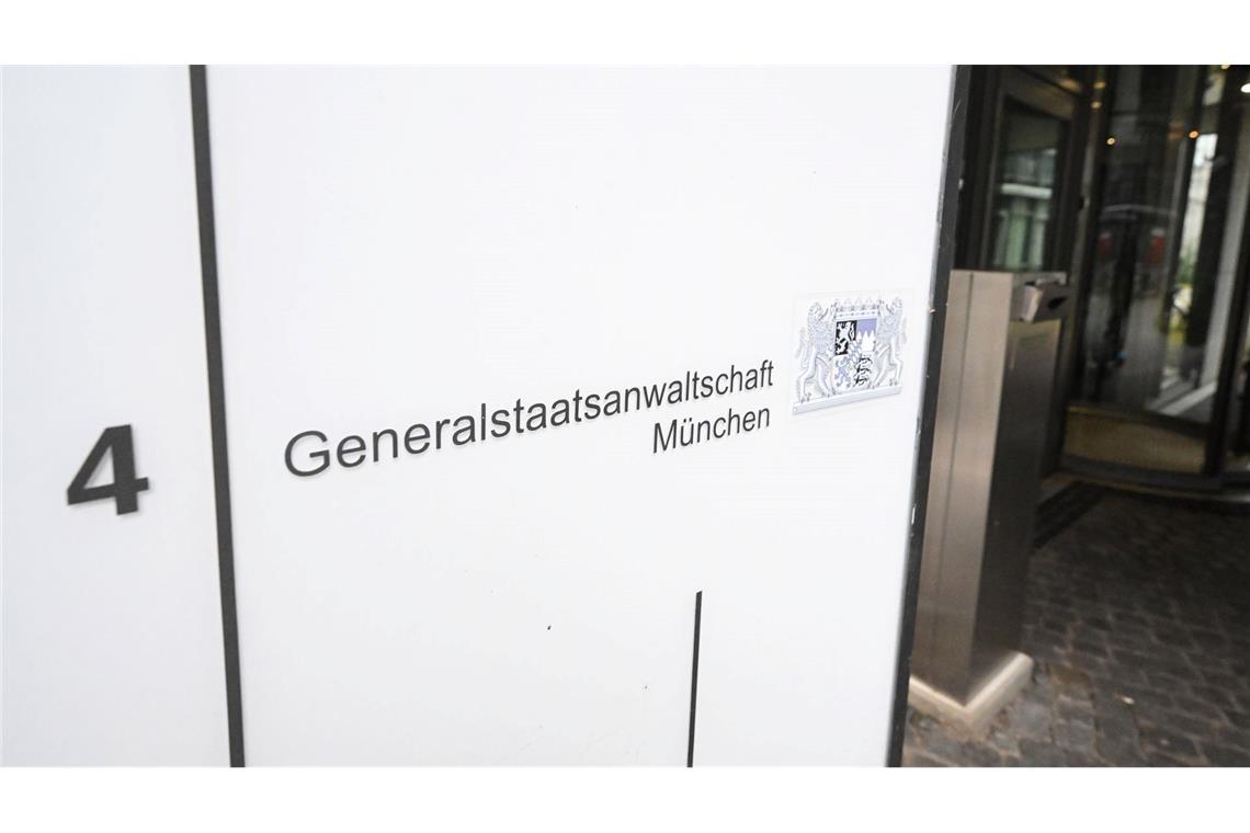 Die Generalstaatsanwaltschaft München bestätigte die Festnahmen und mehrere Haftbefehle.