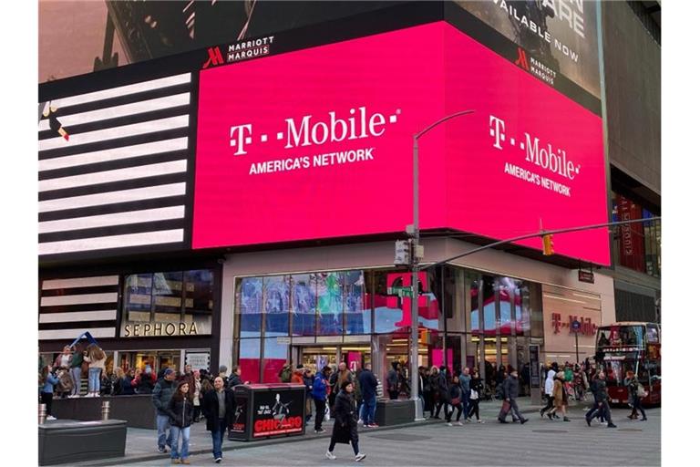 Die Gesamtkundenzahl von T-Mobile US erreicht zum Ende des 2. Quartals knapp 105 Millionen - fast 6,5 Millionen mehr als ein Jahr zuvor. Foto: Christoph Dernbach/dpa
