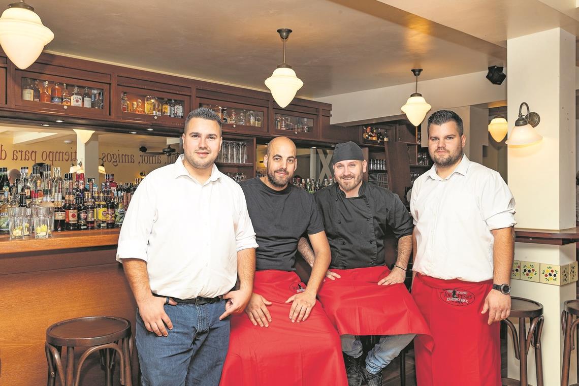 Die Geschäftsführer von Joe Peña’s Cantina y Bar Backnang (von links): Kiriakos Gountoulas,  Hrisowalandis Betikis, Athanasios Gountoulas und Nicos Gountoulas.