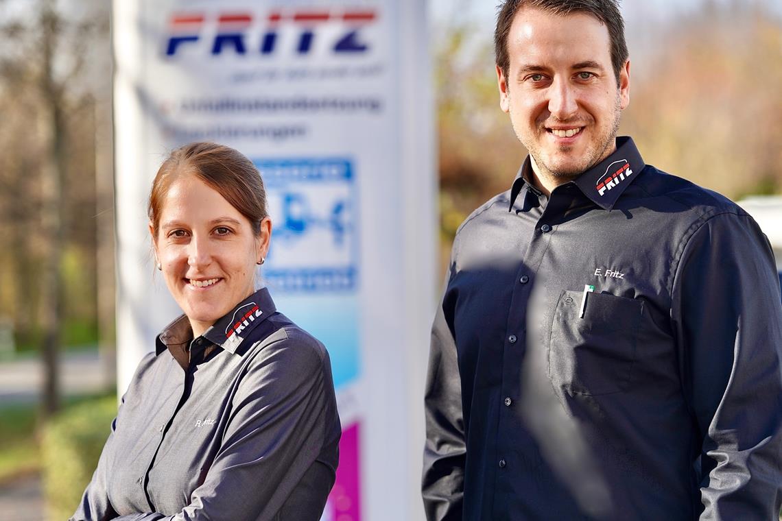 Die Geschwister Romy und Ernst Fritz von der Karosseriebau Fritz GmbH beteiligen sich Jahr für Jahr mit einer großzügigen Gabe an der Spendenaktion BKZ-Leser helfen. Foto: privat