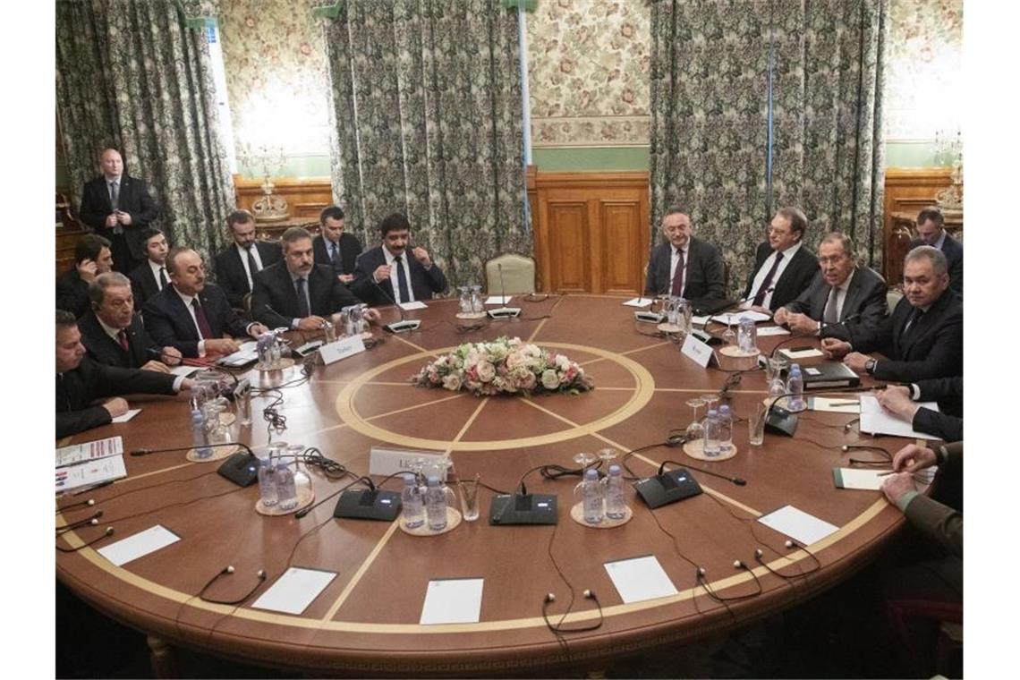 EU zu Libyen-Gipfel: Hoffnung auf Schritt zur Waffenruhe Die Gespräche in Moskau hatten am Montag kein Ergebnis gebracht. Foto: Pavel Golovkin/AP /dpa