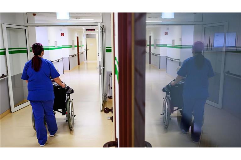 Die Gesundheitskosten sind hoch - wo wird der Rotstift angesetzt? (Symbolbild)