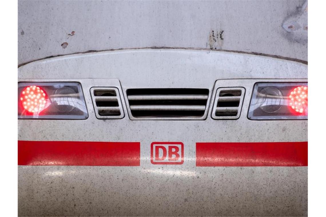 Bahnkunden droht Warnstreik zur Urlaubszeit Die Gewerkschaft Deutscher Lokomotivführer (GDL) sieht im Tarifangebot der Deutschen Bahn keine Verhandlungsgrundlage. Foto: Sven Hoppe/dpa