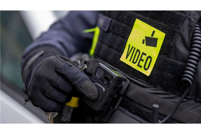 Die Gewerkschaft fordert mehr Bodycams für Bahnmitarbeiter. (Symbolbild)