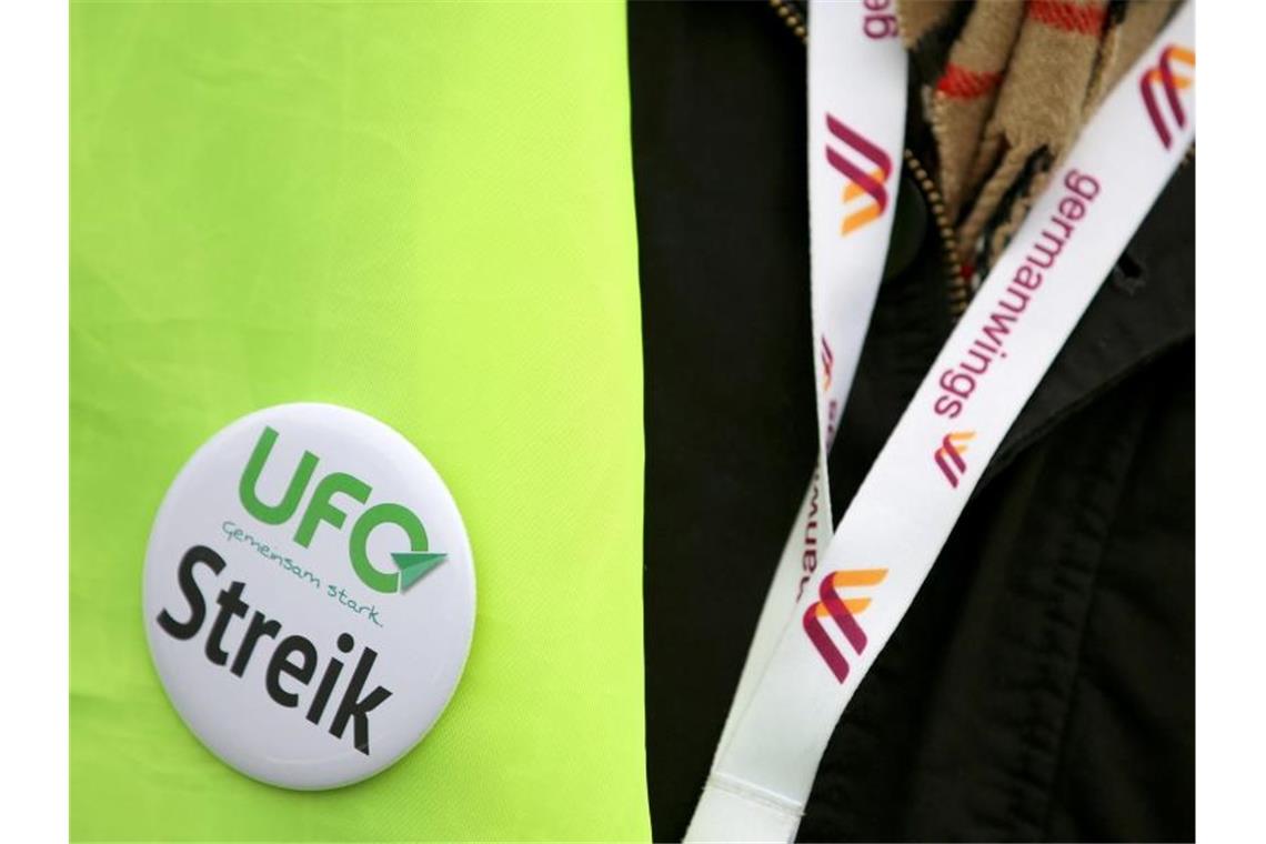 Die Gewerkschaft Ufo hat letzte Vorbereitungen getroffen, um an diesem Dienstag mit der Urabstimmung über Streiks bei der Lufthansatochter Eurowings zu beginnen. Foto: Oliver Berg