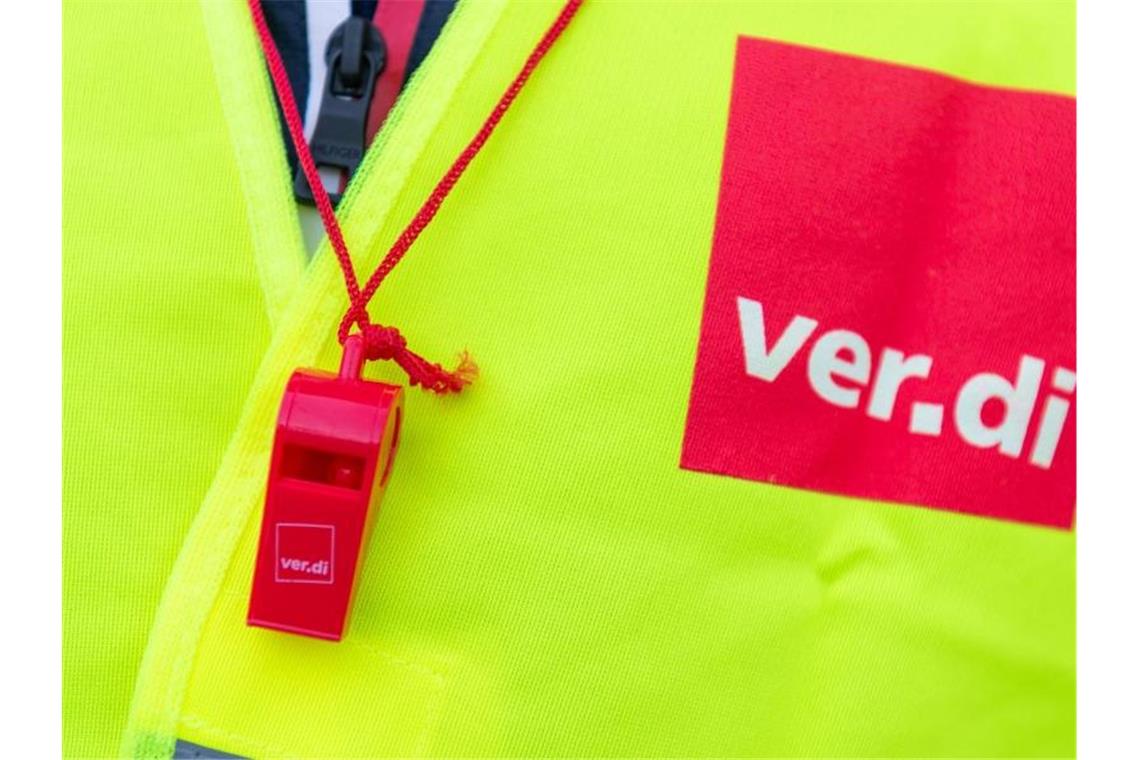 Im öffentlichen Dienst drohen Warnstreiks Die Gewerkschaft Verdi fordert gemeinsam mit dbb und VKA mehr Einkommen für den öffentlichen Dienst. Foto: Christophe Gateau/dpa