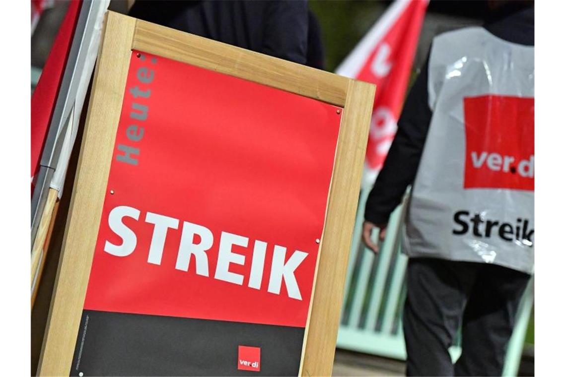 Die Gewerkschaft Verdi hat die Beschäftigten im Öffentlichen Nahverkehr zum Warnstreik aufgerufen. Foto: Martin Schutt/dpa-Zentralbild/dpa