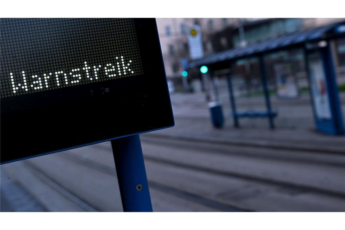Die Gewerkschaft Verdi hat erneut in mehreren Bundesländern zu Warnstreiks im öffentlichen Nahverkehr (ÖPNV) aufgerufen.