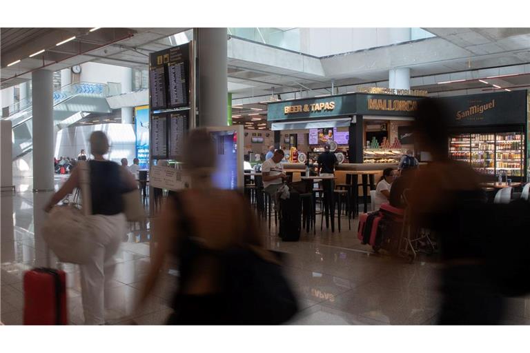 Die Gewerkschaften fordern bessere Arbeitsbedingungen und höhere Löhne. (Archivbild)