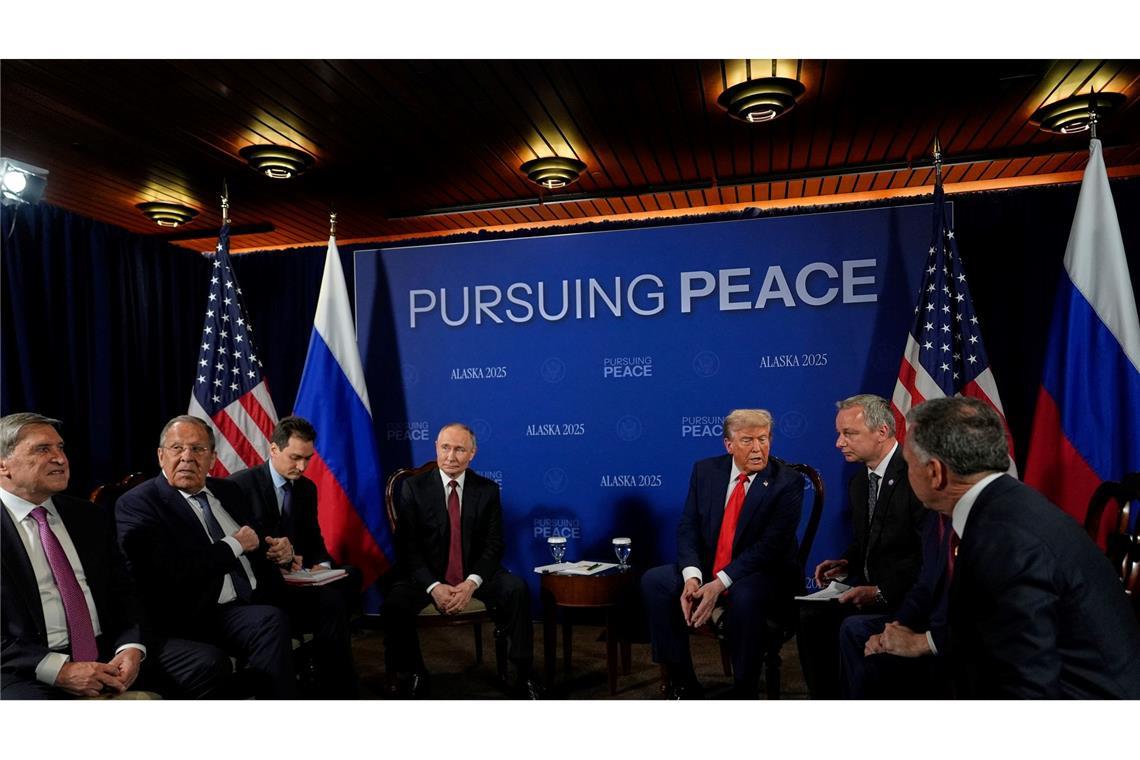 Gespräch zwischen Trump und Putin läuft noch Die Gipfelgespräche laufen noch.