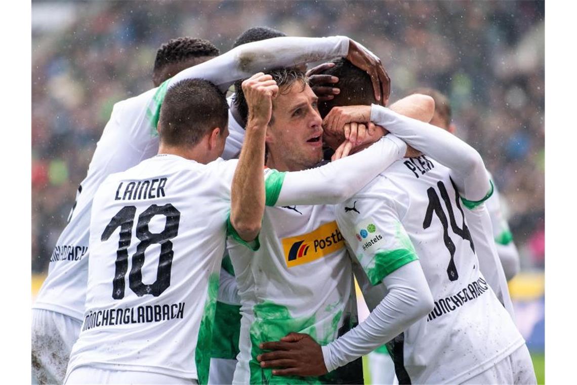 Die Gladbacher besiegten den FC Augsburg mit klar 5:1. Foto: Marius Becker/dpa