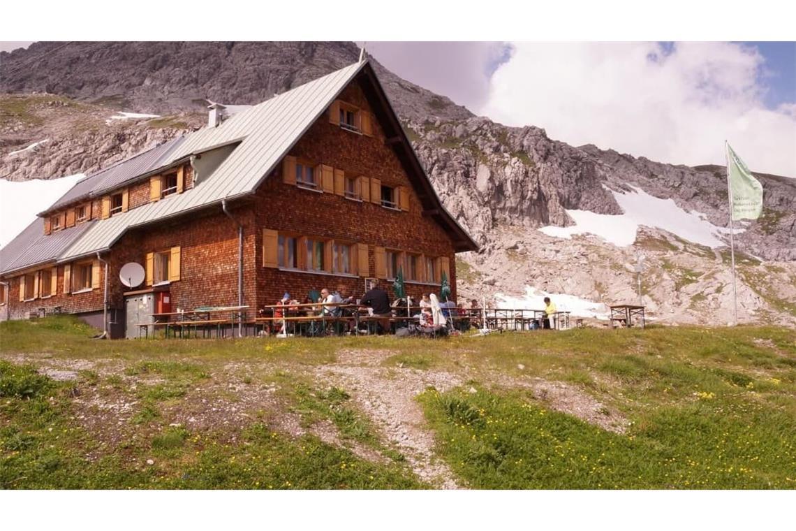 Die Göppinger Hütte auf dem Gamsboden zwischen dem Lechtal und dem Großen Walsertal.