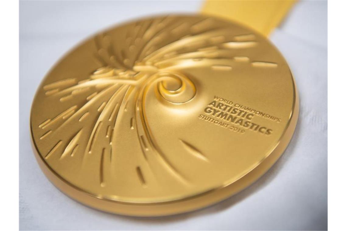 Die Goldmedaille der Turn-WM 2019 in Stuttgart. Foto: Tom Weller/dpa