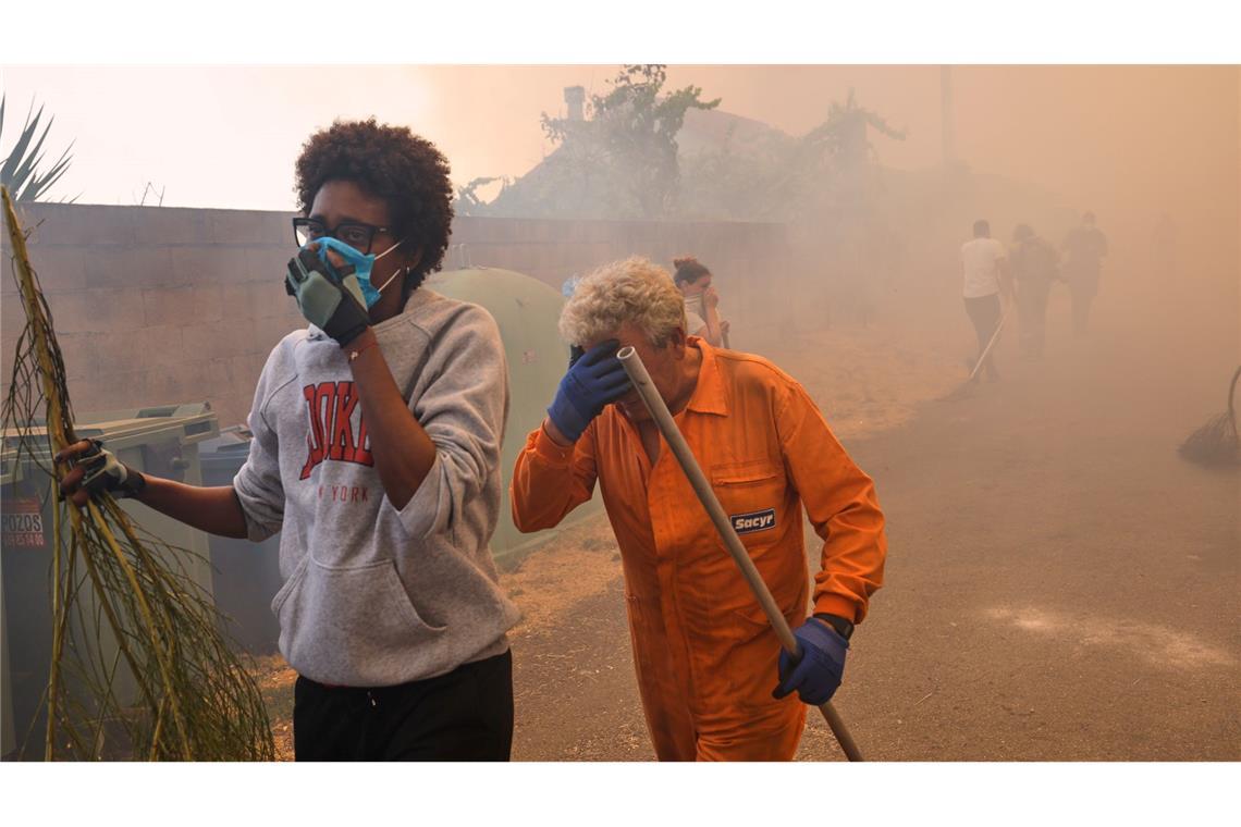 Feuer-"Tsunami" - Spaniens Regierungschef unterbricht Urlaub Die große Hitze verschärft die Lage zusätzlich.