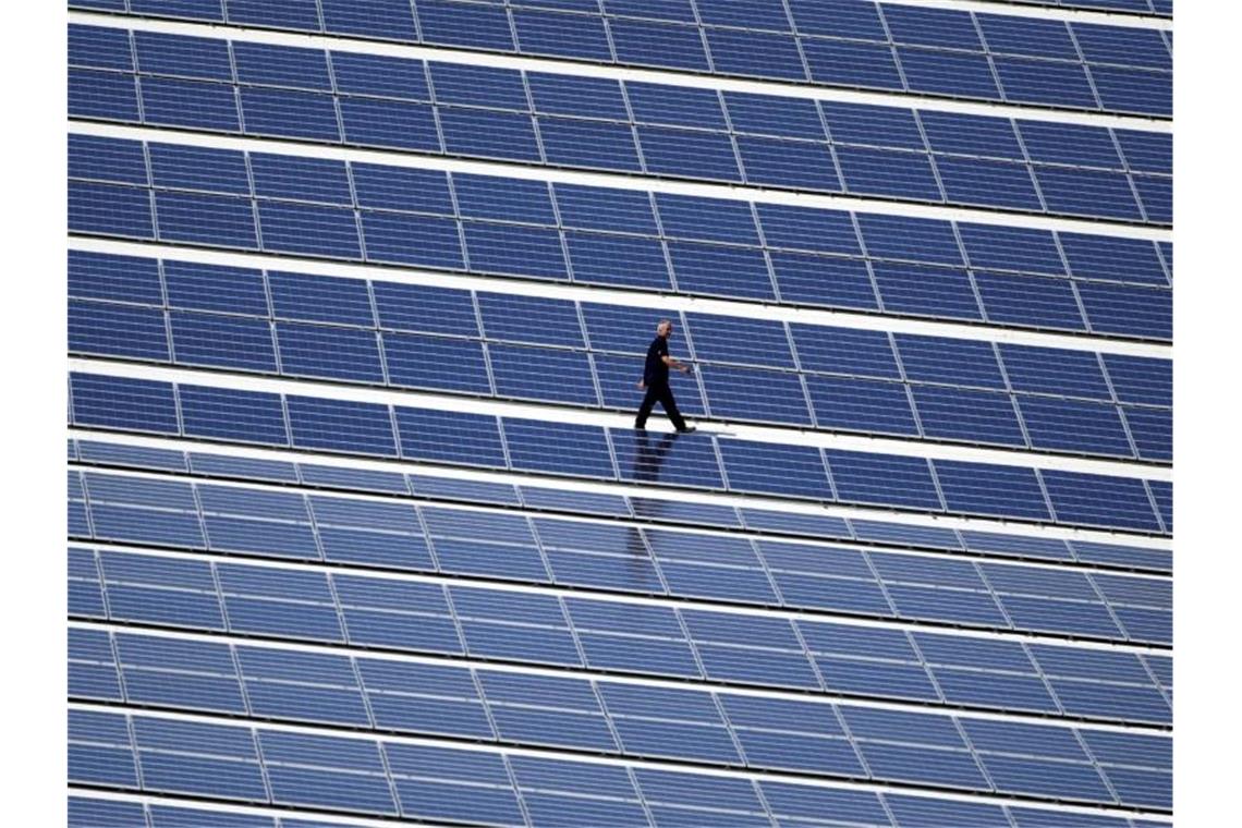 Solarbranche: Bei stärkerem Ausbau 50.000 neue Jobs möglich Die große Koalition hatte im Zuge ihres Klimaschutzprogramms angekündigt, Solarstrom stärker auszubauen. Foto: Jens Büttner/zb/dpa