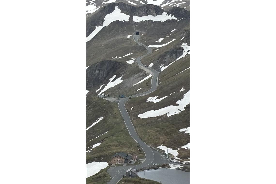 Sternfahrt zum Großglockner: Mercedes grüßt das Murmeltier Die Großglockner-Hochalpenstraße führt durch den Nationalpark Hohe Tauern.