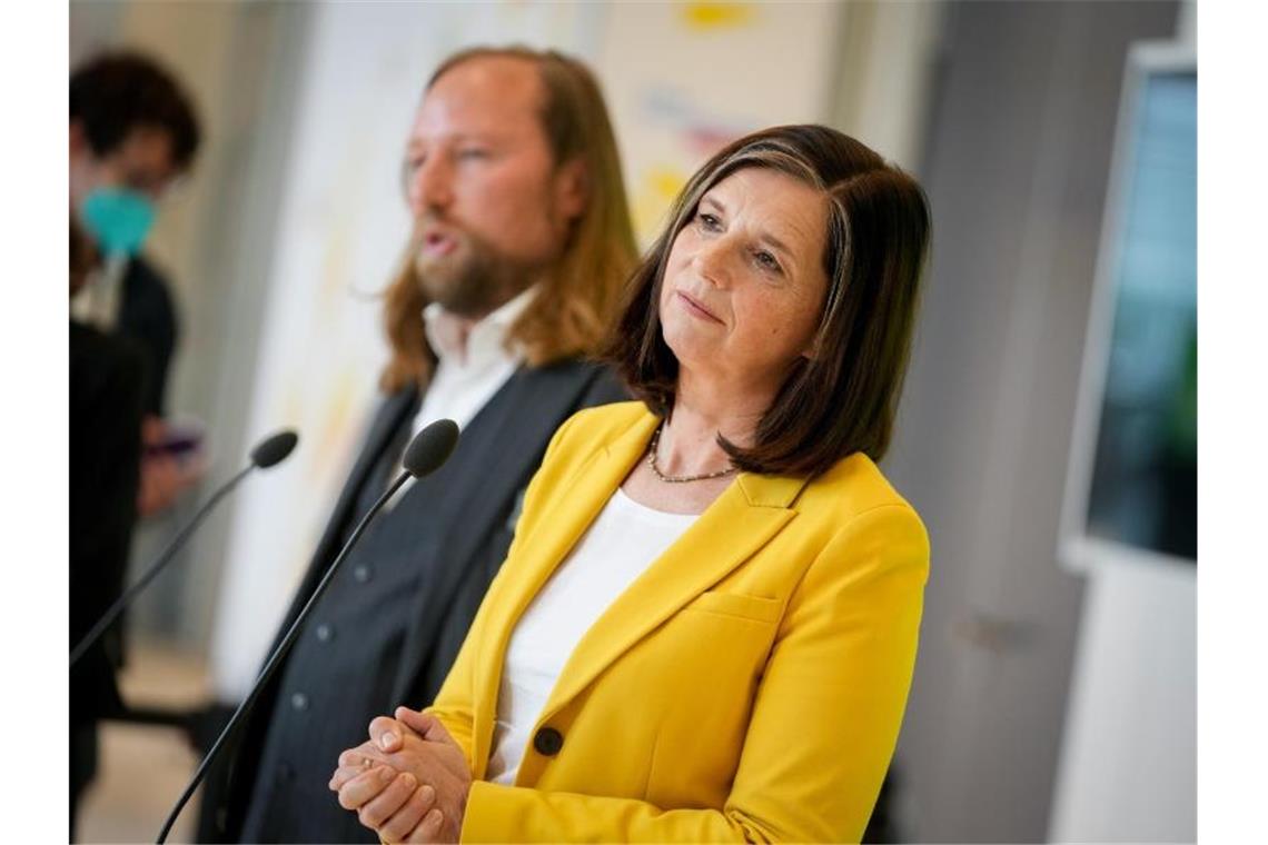 Wer wird was in der Ampel-Koalition? Die Grünen-Fraktionsvorsitzenden Anton Hofreiter und Katrin Göring-Eckardt gelten ebenfalls als Kandidaten. Foto: Kay Nietfeld/dpa