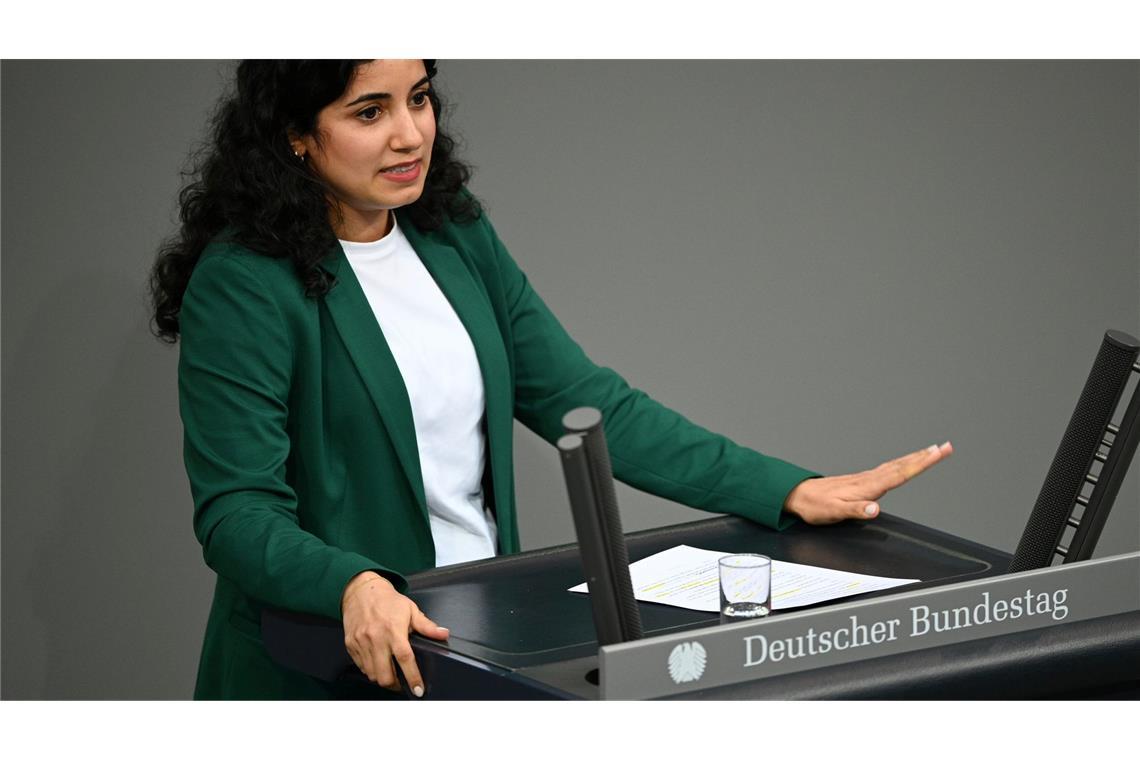 Die Grünen-Politikerin Misbah Khan sieht einen parteipolitischen Zusammenhang. (Archivbild)