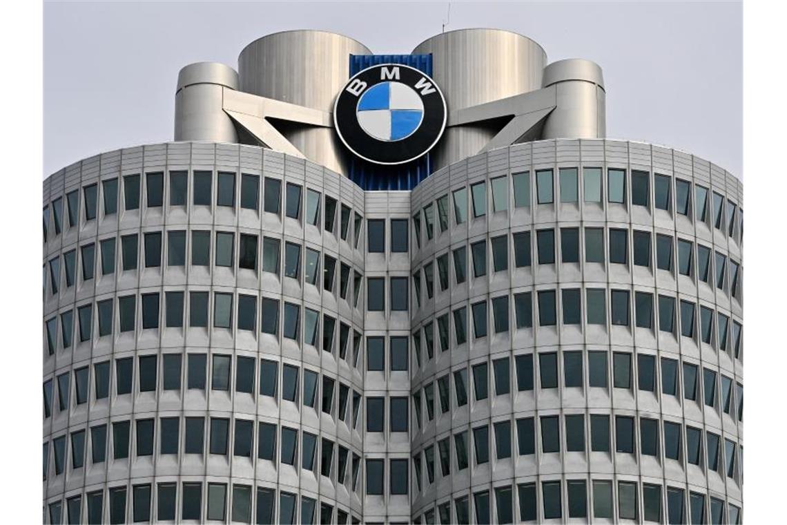 BMW verdient im ersten Quartal mehr als gedacht Die guten Geschäfte in China sorgen auch bei BMW dafür, dass der Konzern vergleichsweise gut durch die Corona-Krise kommt. Foto: Peter Kneffel/dpa