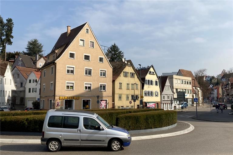 Die Häuser am Beginn der Sulzbacher Straße sind aus Sicht der Stadtplaner keine gute Visitenkarte am Eingang zur Innenstadt. Foto: K. Fritz