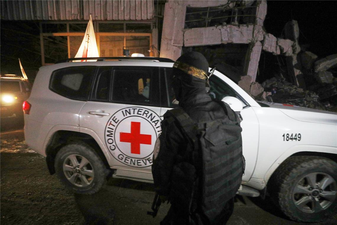 Die Hamas hat im Gazastreifen eine weitere Leiche an Mitarbeiter des Internationalen Komitees vom Roten Kreuz (IKRK) übergeben (Archivfoto).