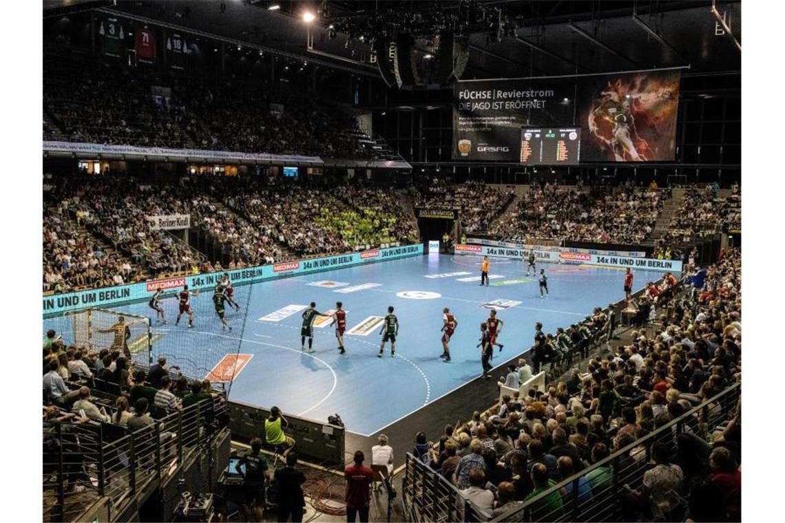 Keine Absteiger: Handball-Bundesliga rüstet sich für Abbruch Die Handball-Saison soll spätestens am 16 Mai fortgesetzt werden. Foto: Paul Zinken/dpa