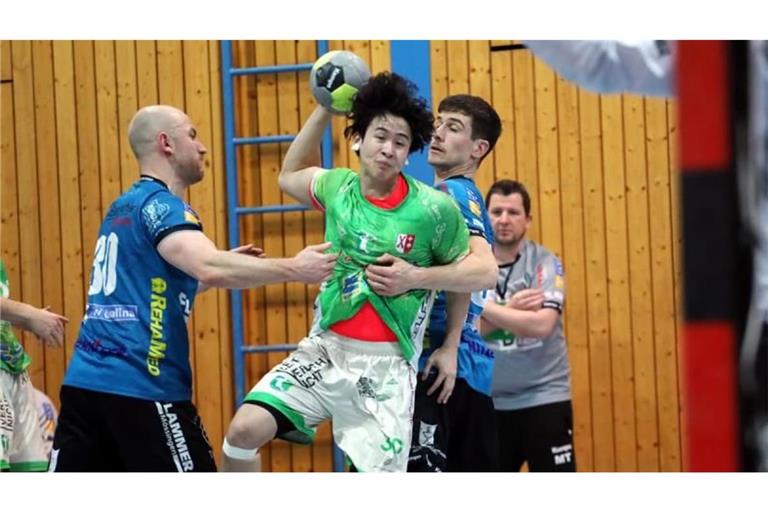 Die Handballer der TSF Ditzingen mit Quan Tran (Mi.) hielten gegen die Spvgg Mössingen nur bis kurz nach der Pause mit - dann zogen die Gastgeber davon.