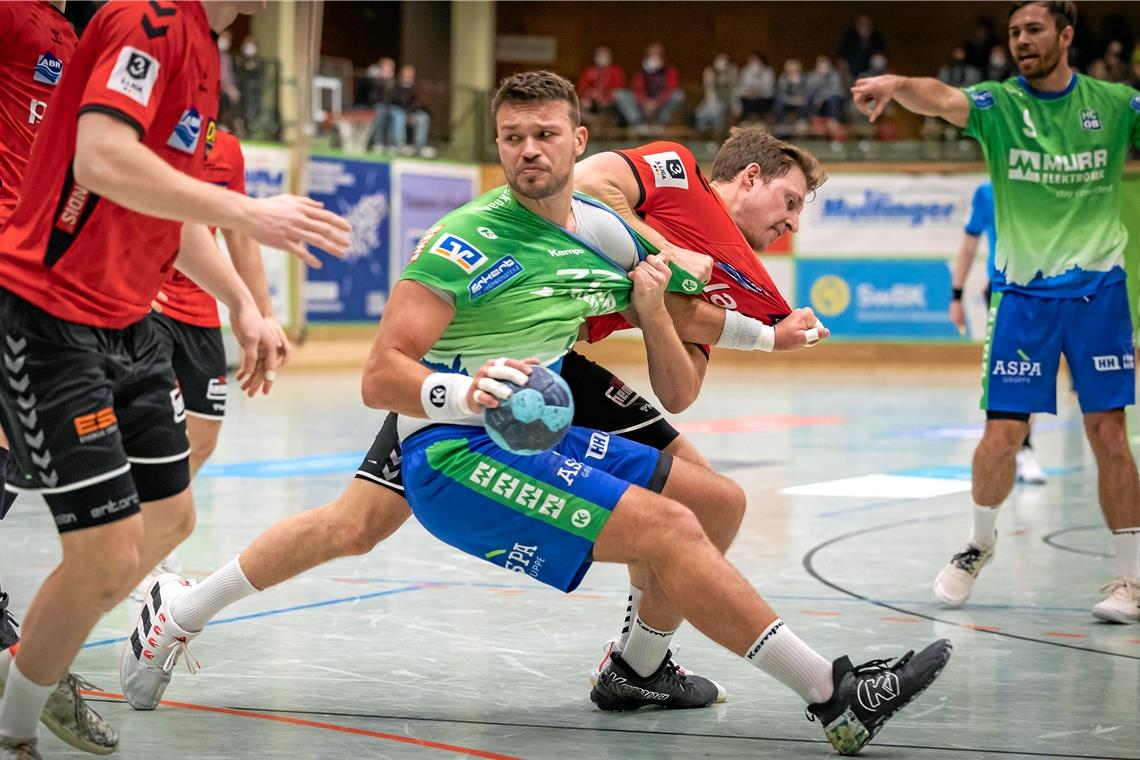 HCOB setzt auf hohes Tempo und viel Variabilität Die Handballer des HC Oppenweiler/Backnang um Tim Düren (am Ball) stehen vor einer anspruchsvollen und am Ende hoffentlich erfolgreichen Drittliga-Saison. Foto: Alexander Becherr