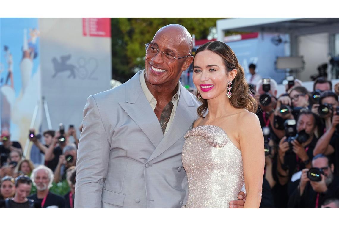 Dwayne Johnson weint - "Ob ich ein Softie bin? Ja!" Die Hauptdarsteller vor dem Festivalpalast am Lido.