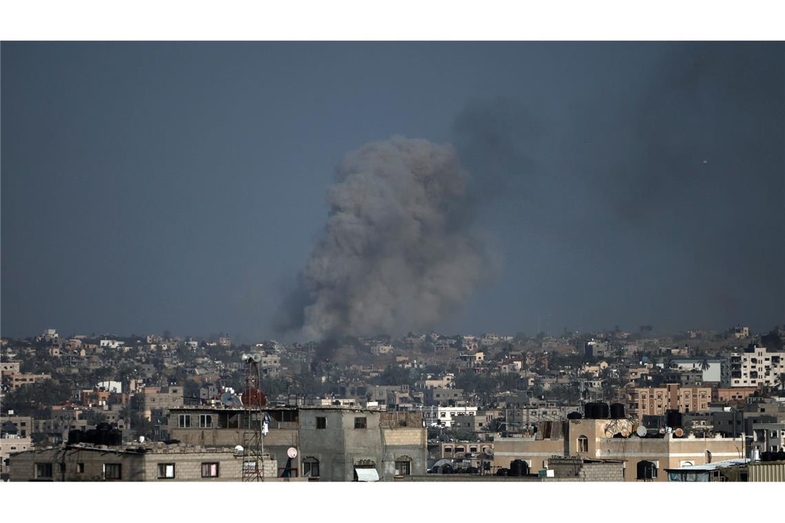 Die heftigen Kämpfe zwischen den israelischen Streitkräften und der Hamas im Gazastreifen gehen weiter.
