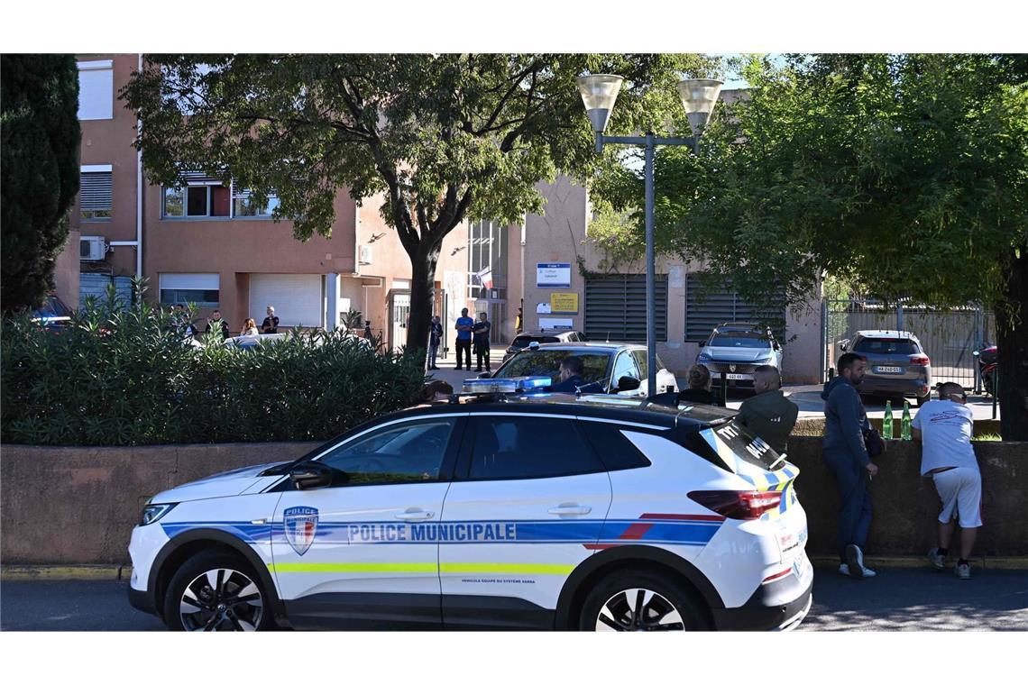 Die Hintergründe der Schüsse vor einer Schule in Südfrankreich sind noch unklar.