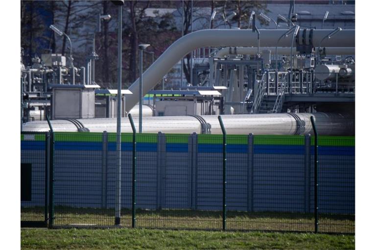 Die Hoffnung auf baldige Gaslieferungen aus Russland durch die Ostsee-Pipeline Nord Stream 2 hat sich zerschlagen. Foto: Stefan Sauer/dpa