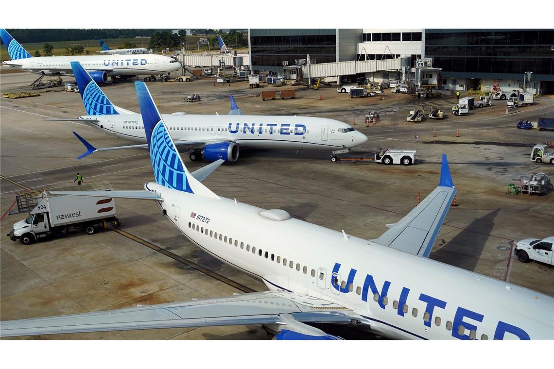 Die hohen Kerosin-Preise machten einige Flugstrecken von United Airlines unrentabel. (Archivbild)