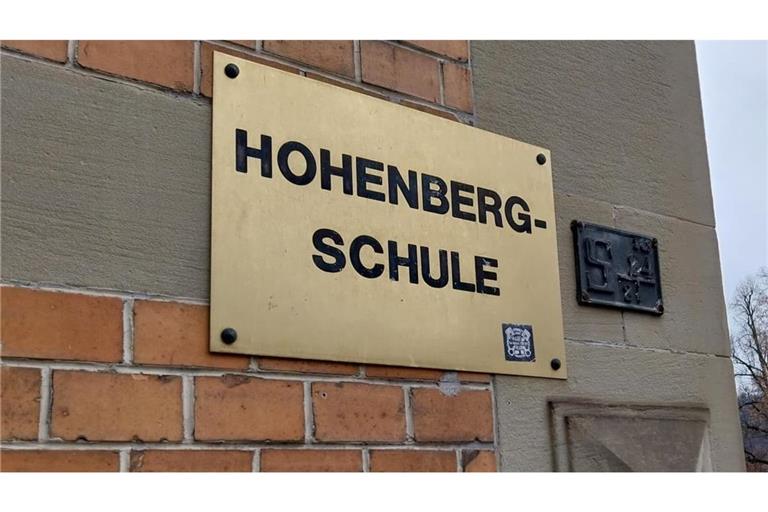 Die Hohenbergschule war am Dienstagmorgen Tatort eines Messerangriffs auf einen Elfjährigen sowie eine Lehrerin.