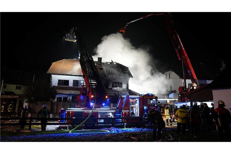 Die Identifizierung des Toten und Klärung der Todesursache stehen noch aus.