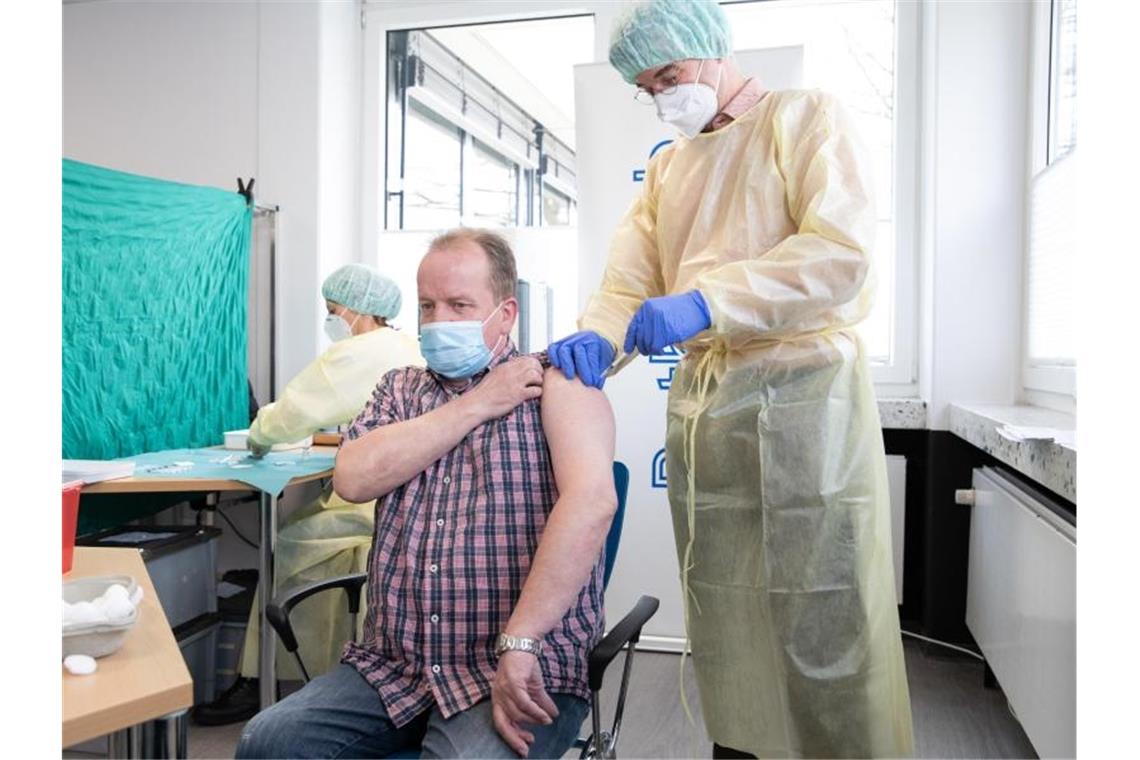 18,5 Prozent gegen das Virus geimpft Die Impfkampagne in Deutschland gegen das Coronavirus hatte Ende 2020 begonnen. Foto: Friso Gentsch/dpa