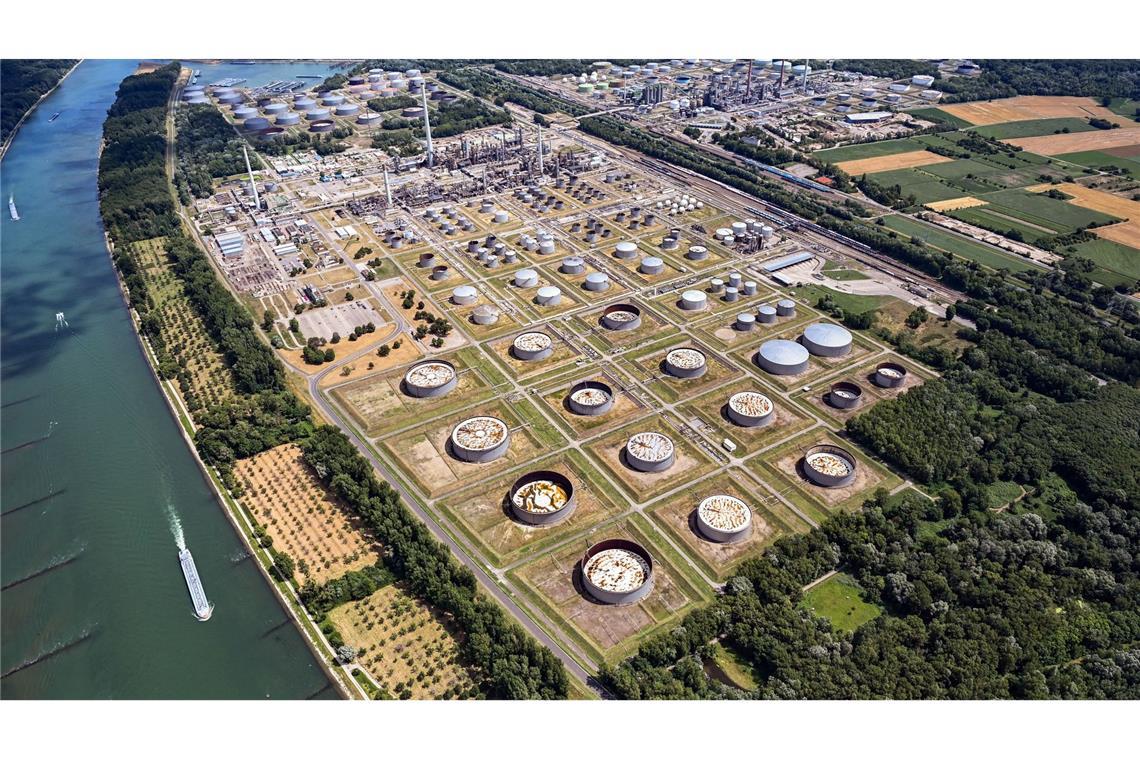 Die Industrie ist nur einer der Gründe für die Belastung des Grundwassers im Oberrheinbecken (Archivbild).
