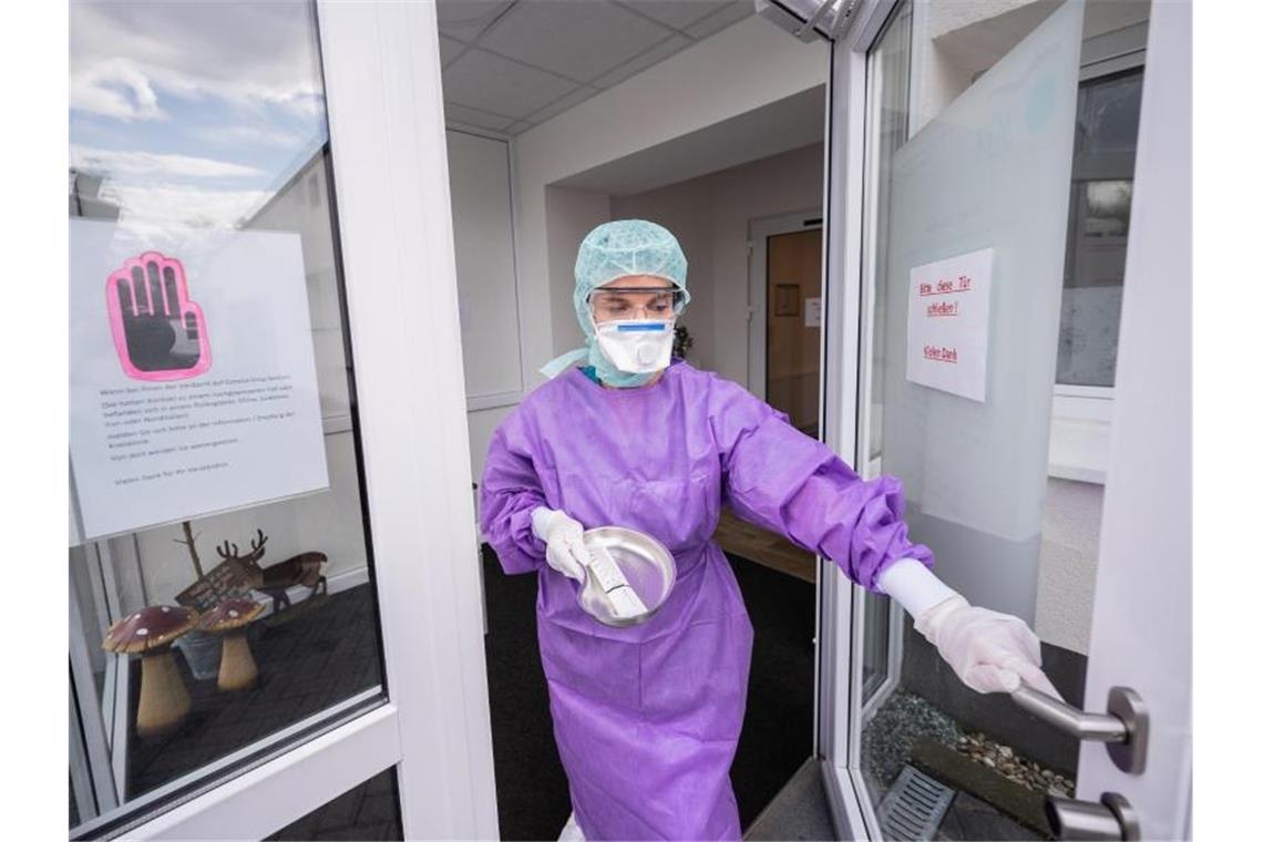 BDI: Risiko für Rezession in Deutschland gestiegen Die Industrie sieht die Gefahr einer Rezession in Deutschland angesichts massiver Folgen für die Wirtschaft durch das neuartige Coronavirus erheblich gestiegen. Foto: Andreas Arnold/dpa