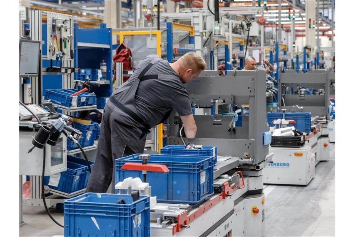 Institute sehen Erholung bei Deutschlands Industrie Die Industriekonjunktur könnte letztlich auf Jahressicht das deutsche Bruttoinlandsprodukt tragen. Foto: Markus Scholz/dpa