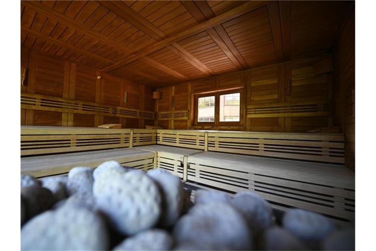 Die Innenaufnahme zeigt eine Sauna im Eugen-Keidel-Thermalbad. Foto: Patrick Seeger